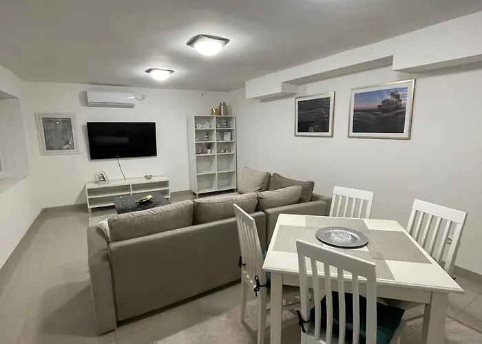 Fors Downtown Lux Apartment