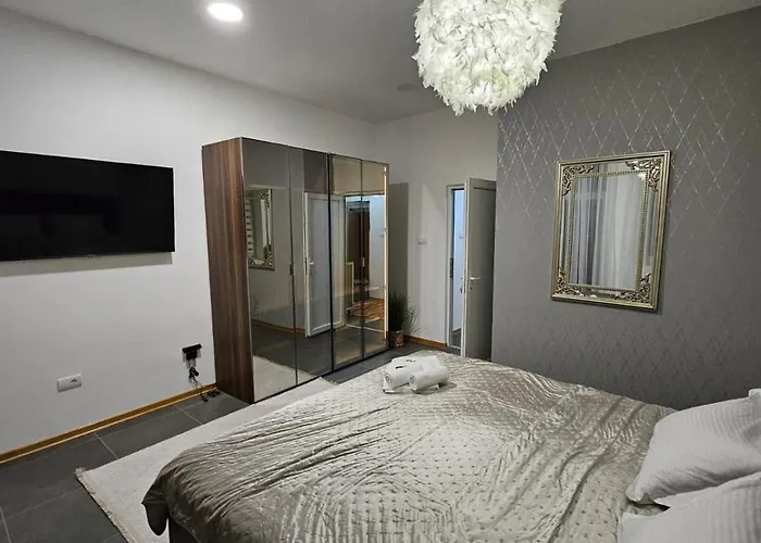 Fors Downtown Lux Apartment